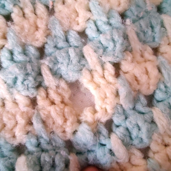 Vintage Afghan / Crochet Blanket / Butter Yellow & Mint Green - Picture 5 of 6